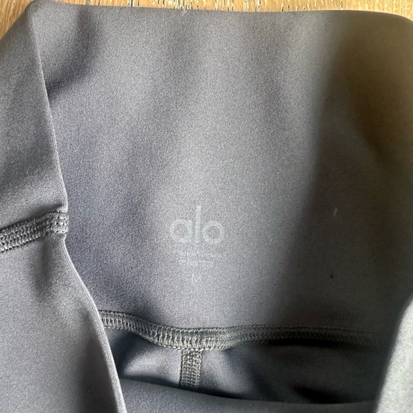 ALO Yoga Charcoal Leggings - Picture 2 of 2